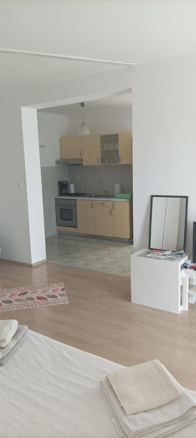 Feel Good Apartment Banjol エクステリア 写真