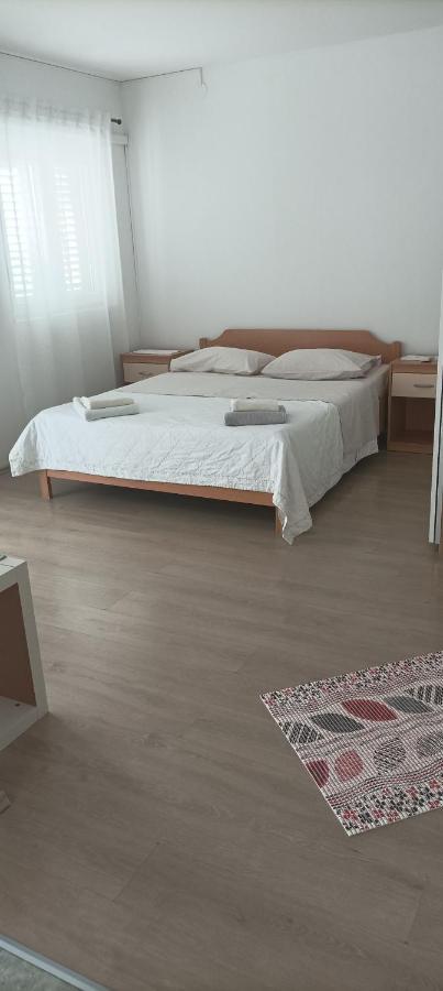 Feel Good Apartment Banjol エクステリア 写真