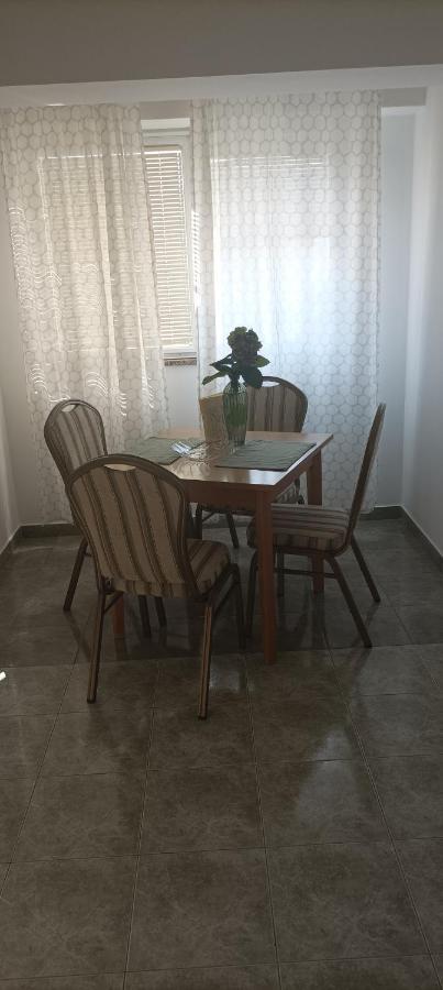 Feel Good Apartment Banjol エクステリア 写真