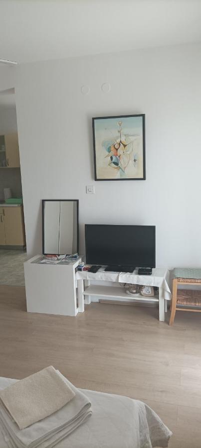 Feel Good Apartment Banjol エクステリア 写真