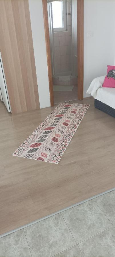 Feel Good Apartment Banjol エクステリア 写真