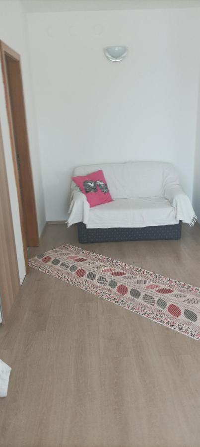 Feel Good Apartment Banjol エクステリア 写真