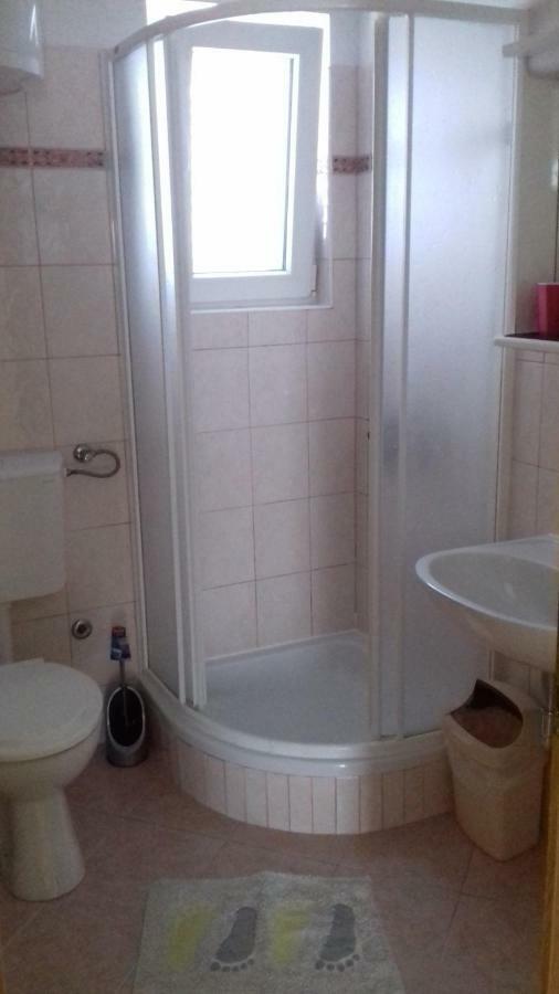 Feel Good Apartment Banjol エクステリア 写真