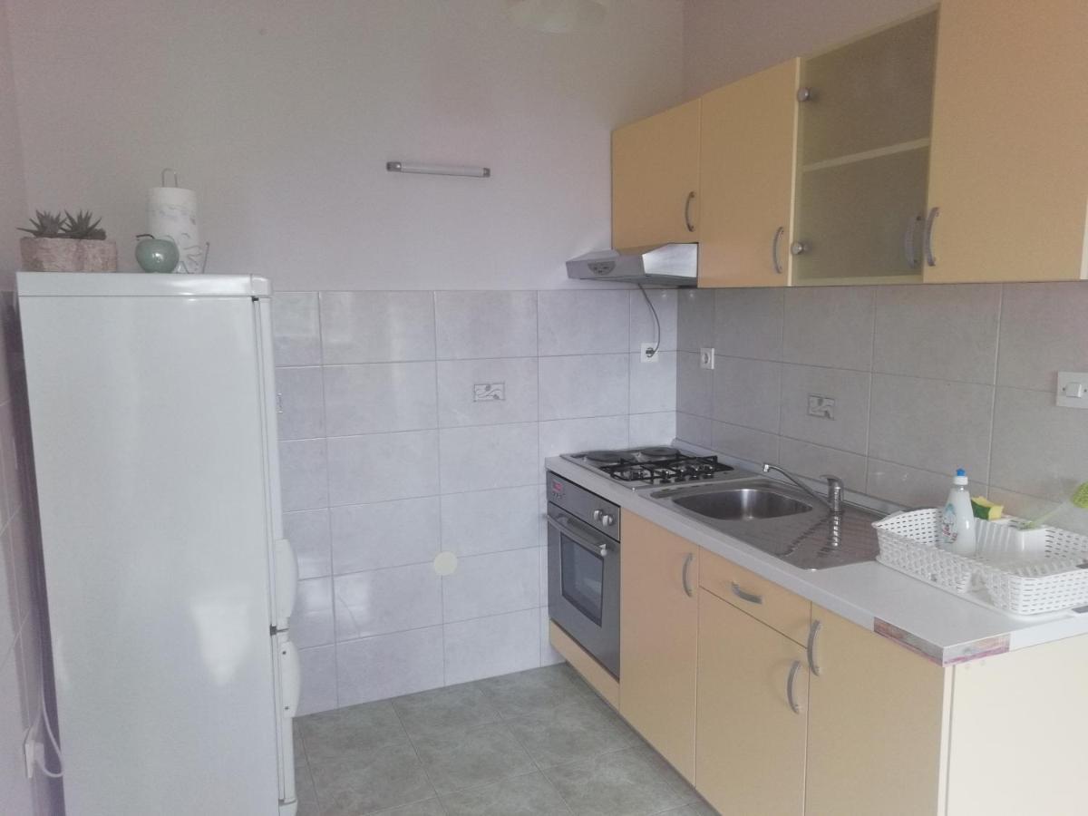 Feel Good Apartment Banjol エクステリア 写真