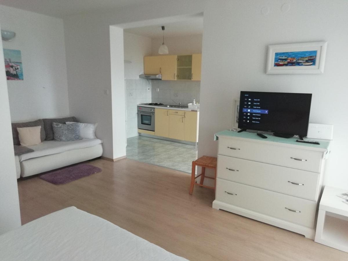 Feel Good Apartment Banjol エクステリア 写真